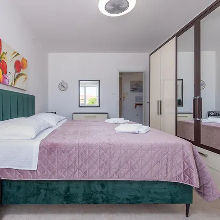 Donat Apartment *